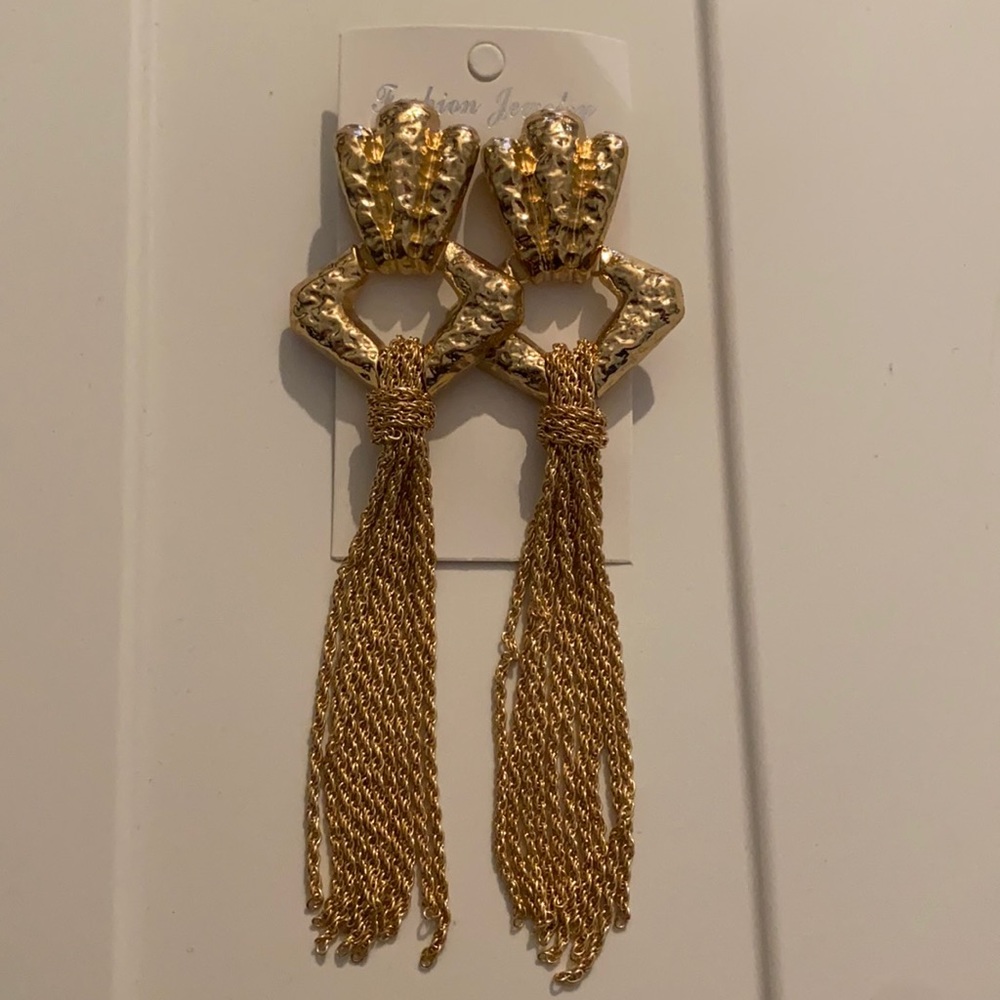 Gold fashion drop earrings